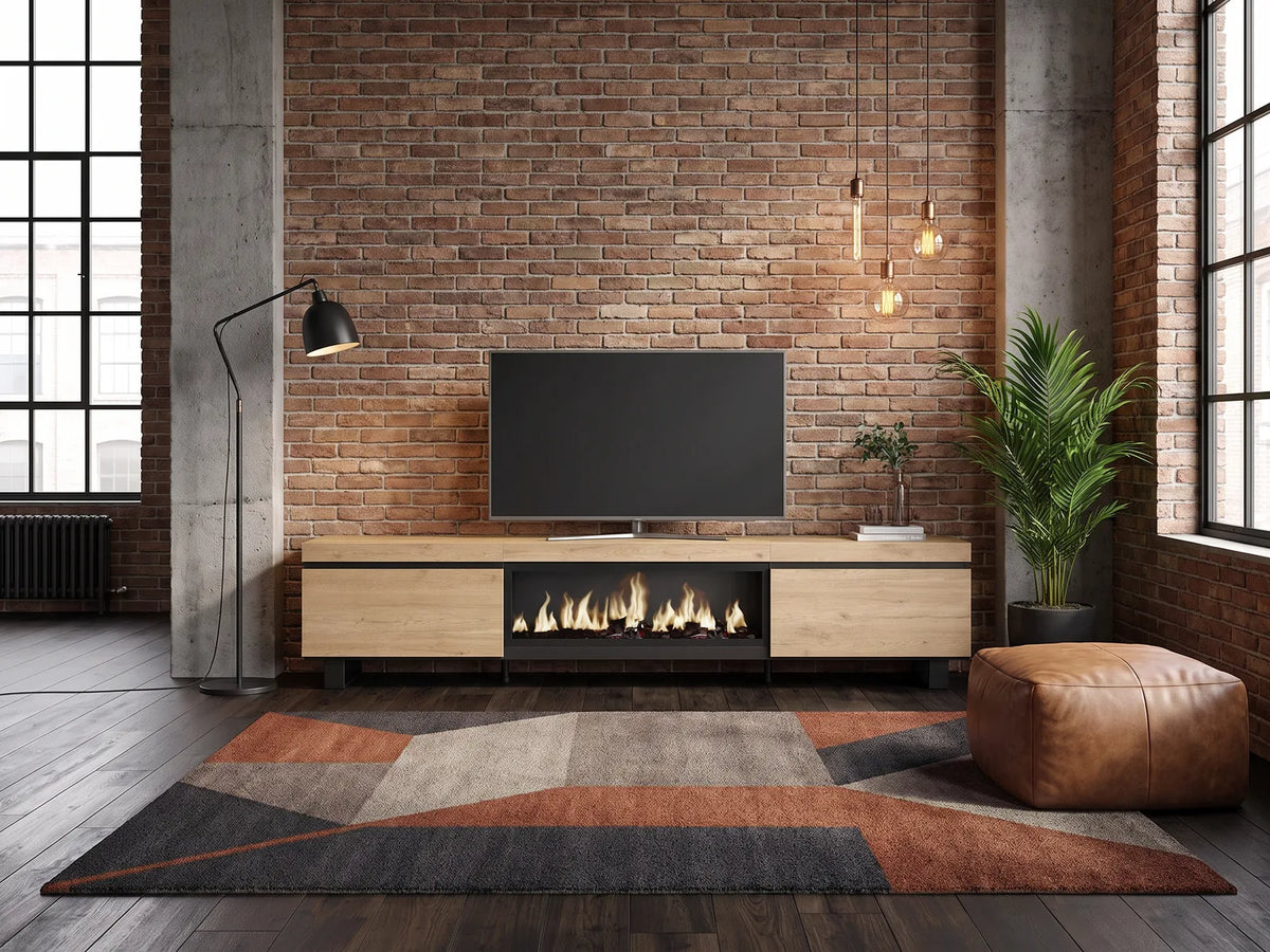 Meuble TV sur Pieds Effet Chêne avec Cheminée Électrique 267 cm SKRAUT HOME dans un salon industriel lumineux aux tons chauds, vue de face