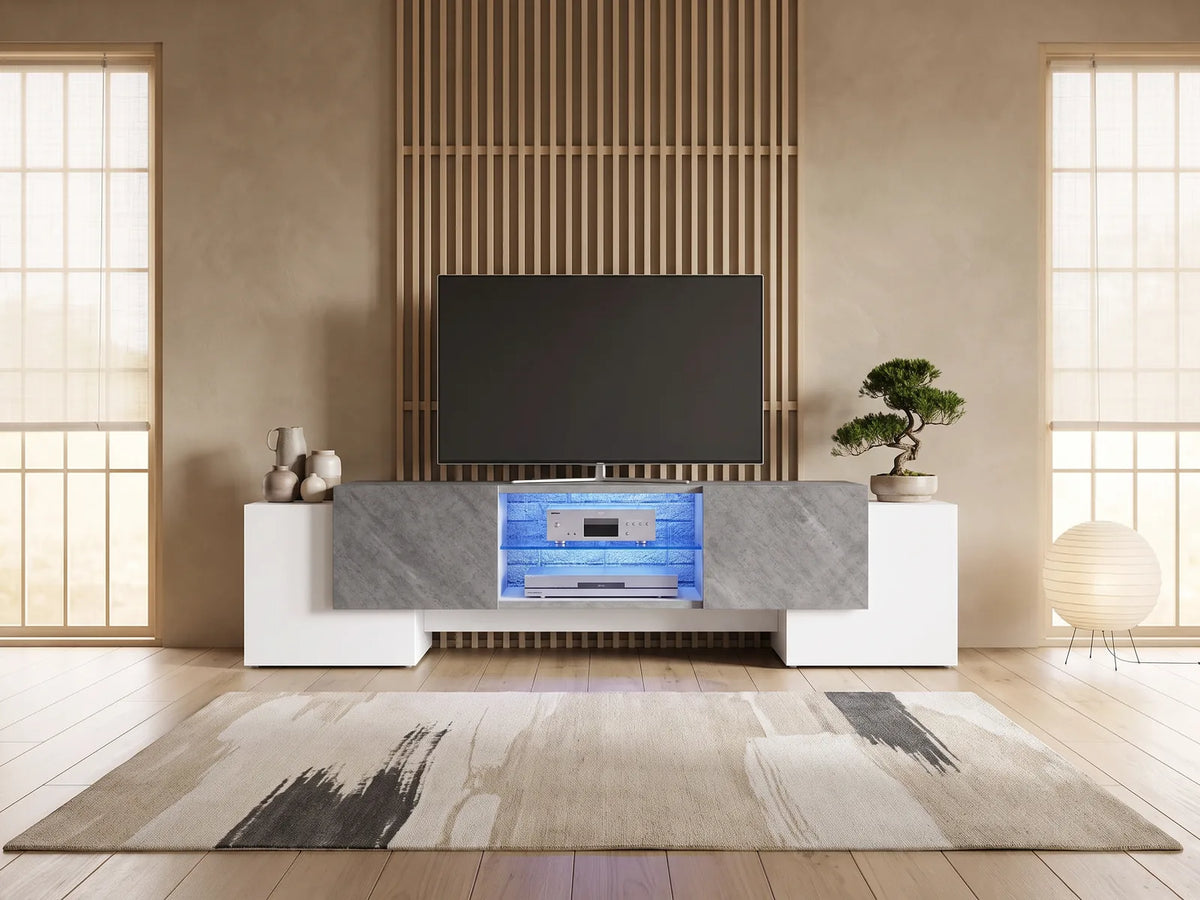 Meuble TV Bas Blanc et Gris avec LED 4 Portes 180 cm MODERNLUXE dans un salon japandi lumineux aux tons chauds, vue de face