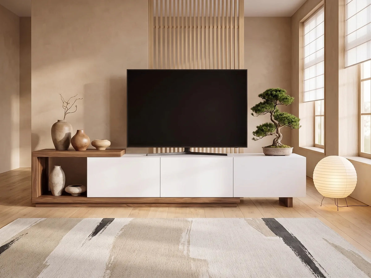 Meuble TV Bas Bois et Blanc 3 Tiroirs 200 cm DUKIAN dans un salon japandi lumineux aux tons chauds, vue de face