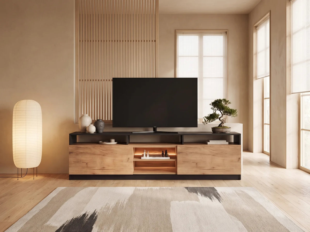 Meuble TV Bois et Gris Anthracite avec LED 192 cm IDESIA dans un salon japandi lumineux aux tons chauds, vue de face