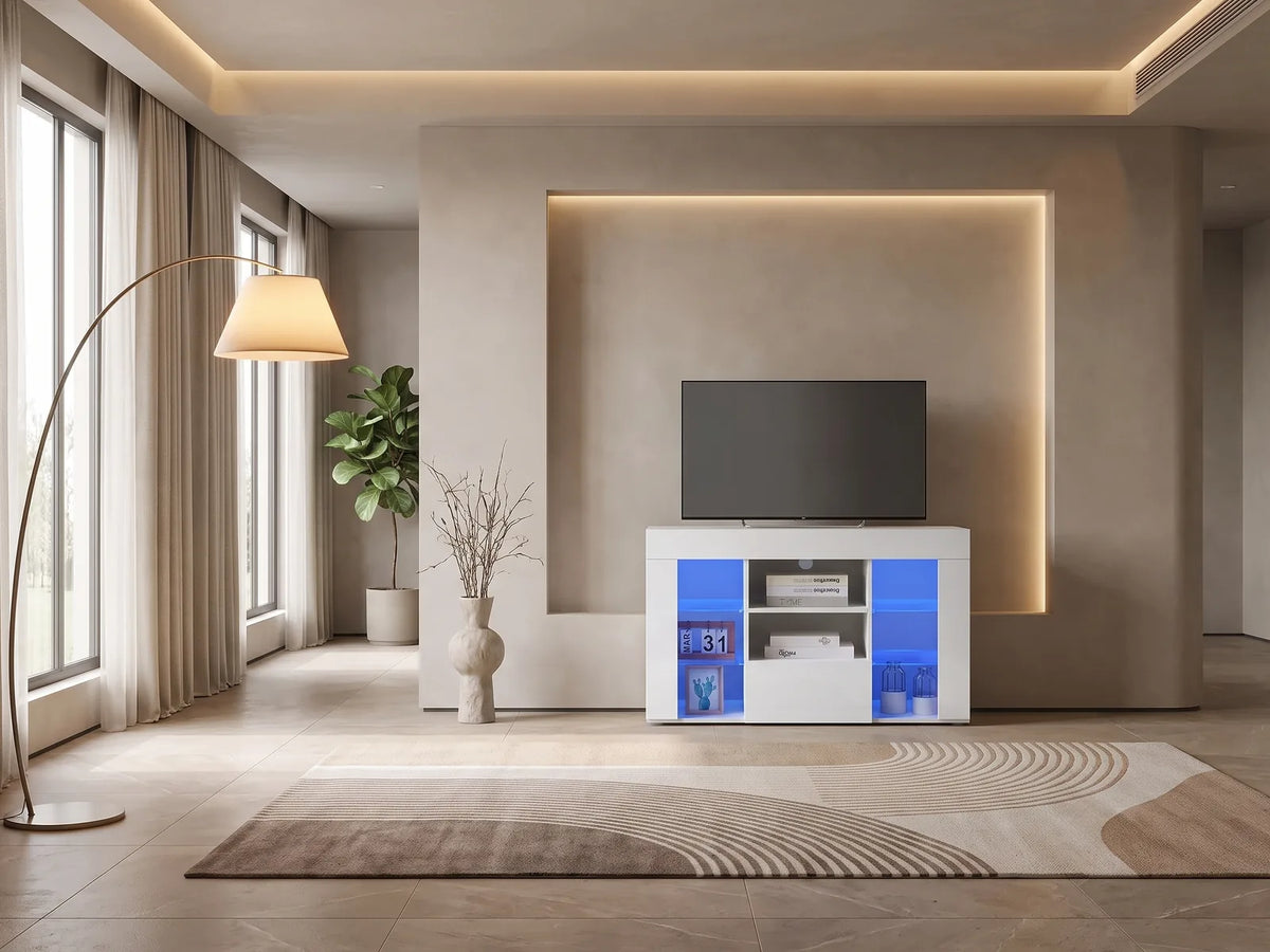 Meuble TV en bois blanc 100 cm DRIPEX dans un salon moderne lumineux aux tons chauds, vue de face