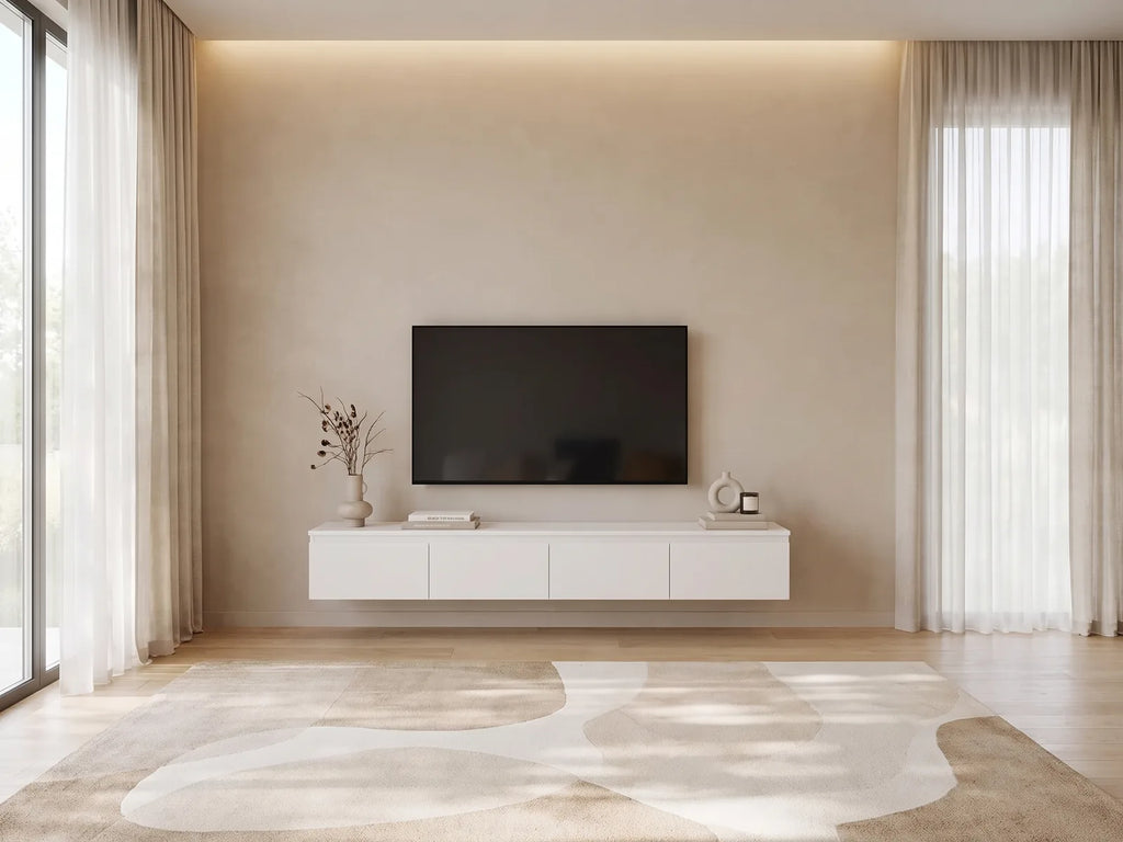 Meuble TV en bois blanc 200 cm BEMMI dans un salon minimaliste lumineux aux tons chauds, vue de face