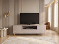 Meuble TV en bois MARZIALO dans un salon Art déco lumineux aux tons chauds, vue de face